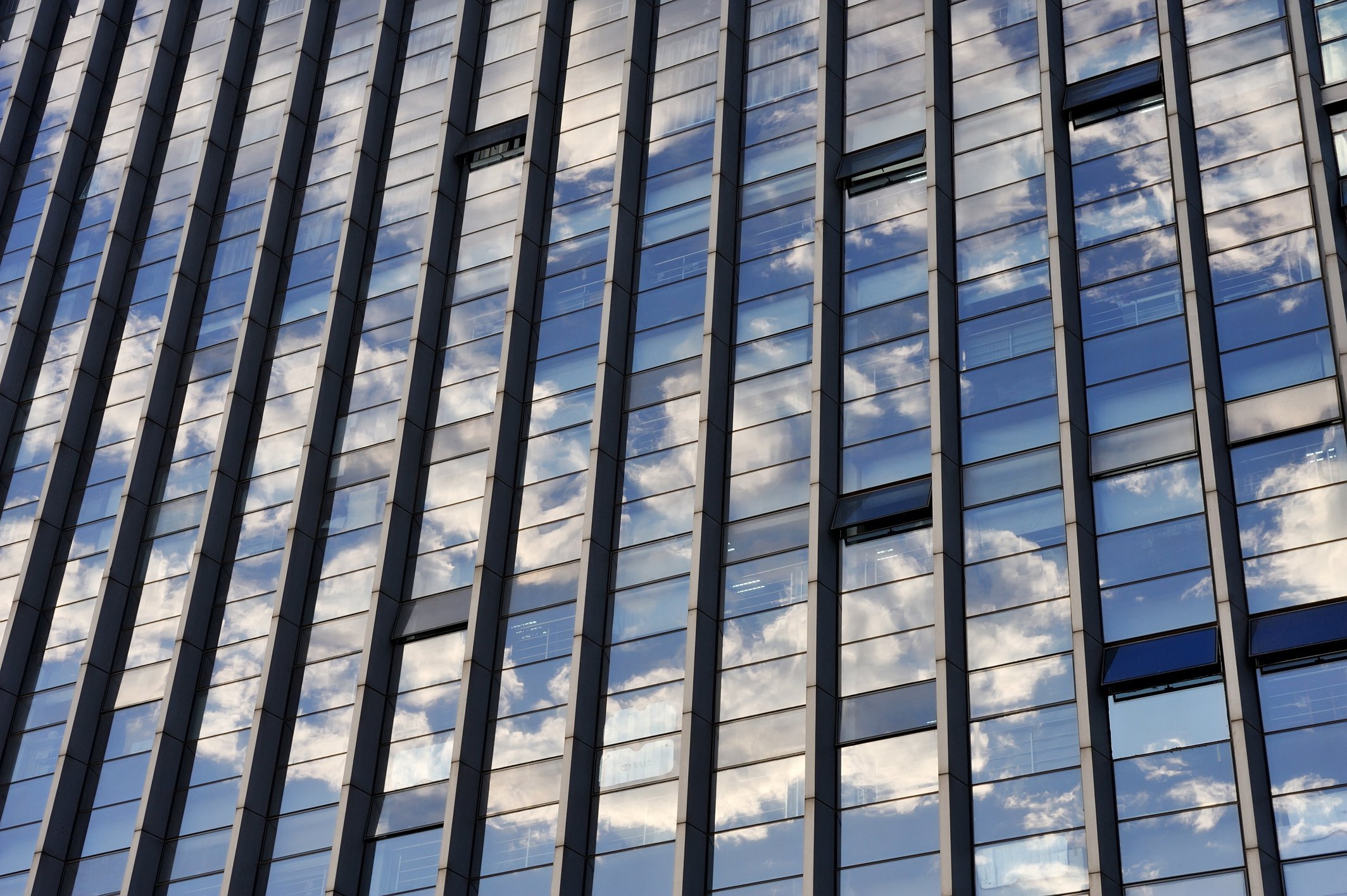 sky in the glass curtain wall